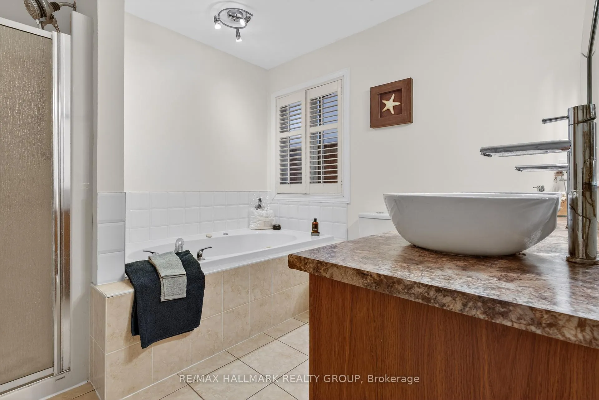 Photo 26 of 143 Borealis Crescent, Ottawa, Carson Meadows — HOMEH