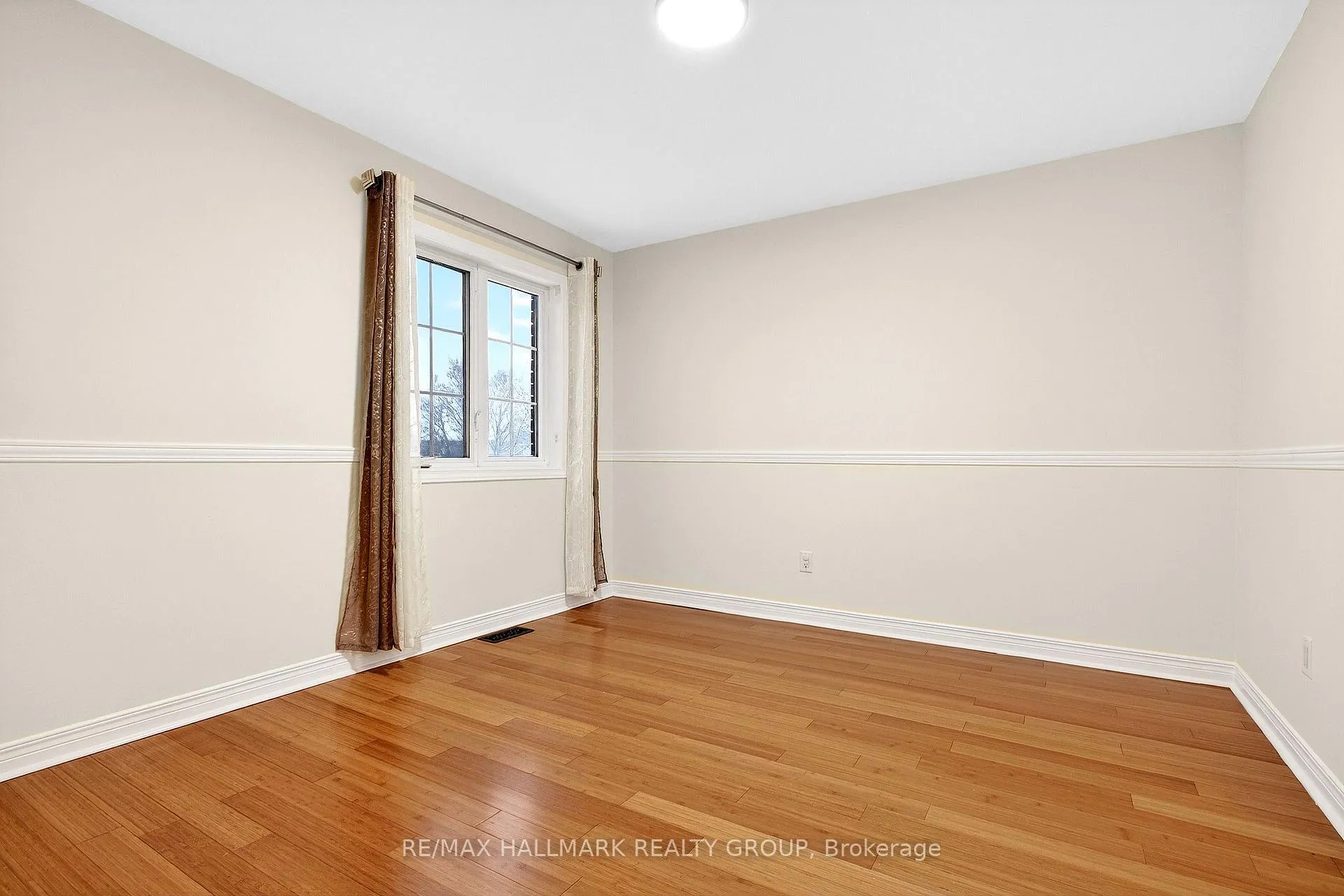 Photo 28 of 143 Borealis Crescent, Ottawa, Carson Meadows — HOMEH