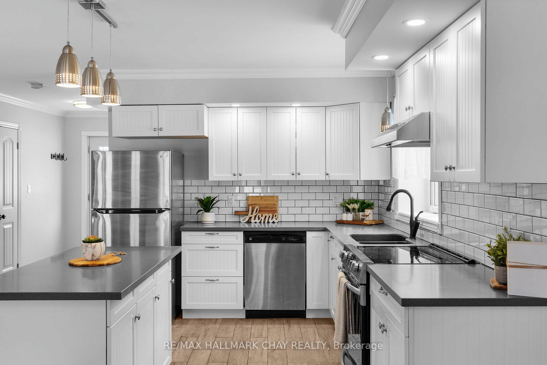 Photo 8 of 45 Wakunda Crescent, Tiny, Rural Tiny — HOMEH