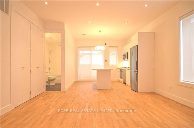 Photo 4 of Unit 6, 427 Crawford Street, Toronto, Palmerston-Little Italy — HOMEH