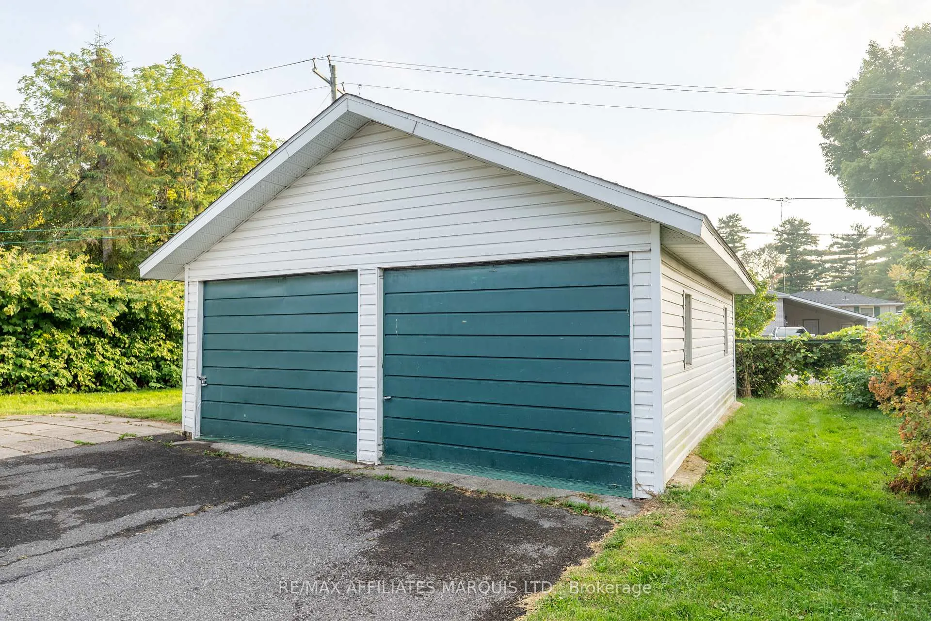 Photo 3 of 1200 Notre Dame Street, Cornwall — HOMEH