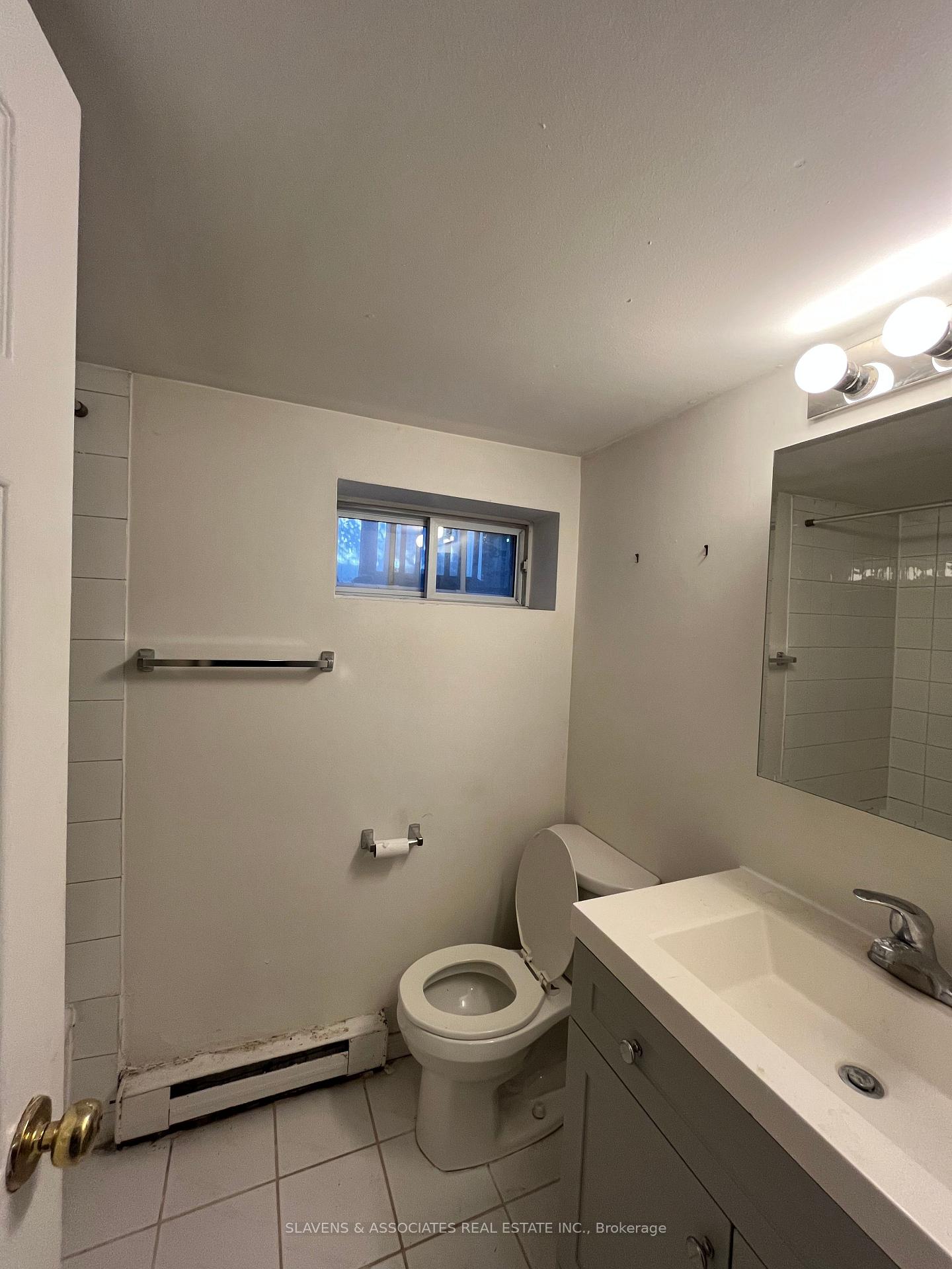 Photo 4 of Unit Lower Level, 557 Markham Street, Toronto, Palmerston-Little Italy — HOMEH