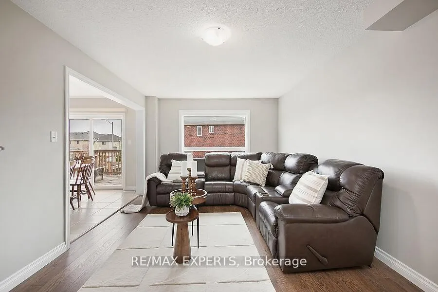 Photo 3 of 2104 Galloway Street, Innisfil, Alcona — HOMEH