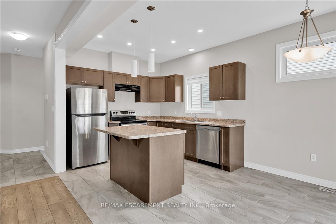 Photo 6 of 1224 Uppers Lane, Thorold, Rolling Meadows — HOMEH