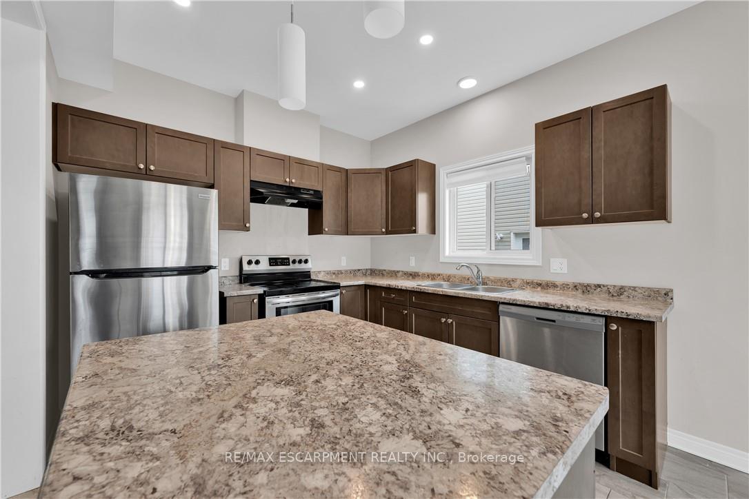 Photo 8 of 1224 Uppers Lane, Thorold, Rolling Meadows — HOMEH