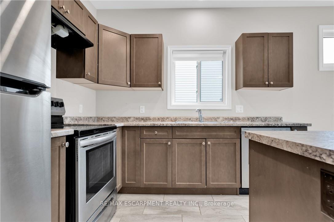 Photo 9 of 1224 Uppers Lane, Thorold, Rolling Meadows — HOMEH