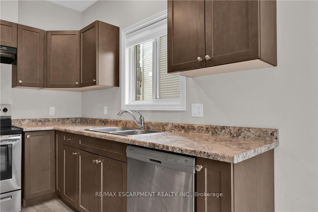 Photo 10 of 1224 Uppers Lane, Thorold, Rolling Meadows — HOMEH