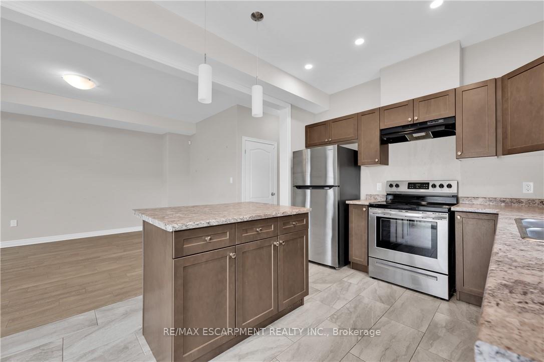 Photo 12 of 1224 Uppers Lane, Thorold, Rolling Meadows — HOMEH