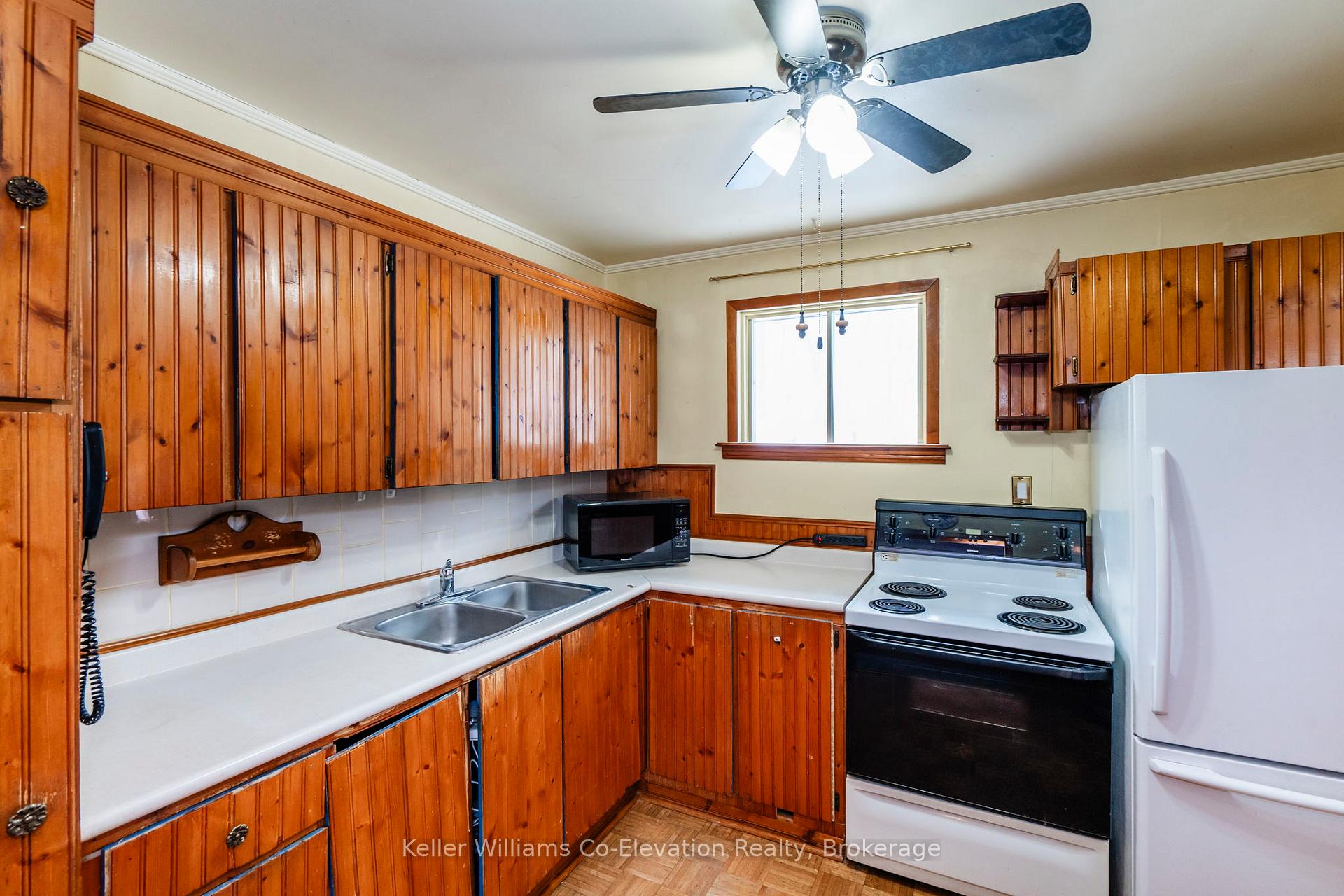 Photo 7 of 2444 Champlain Road, Tiny, Rural Tiny — HOMEH
