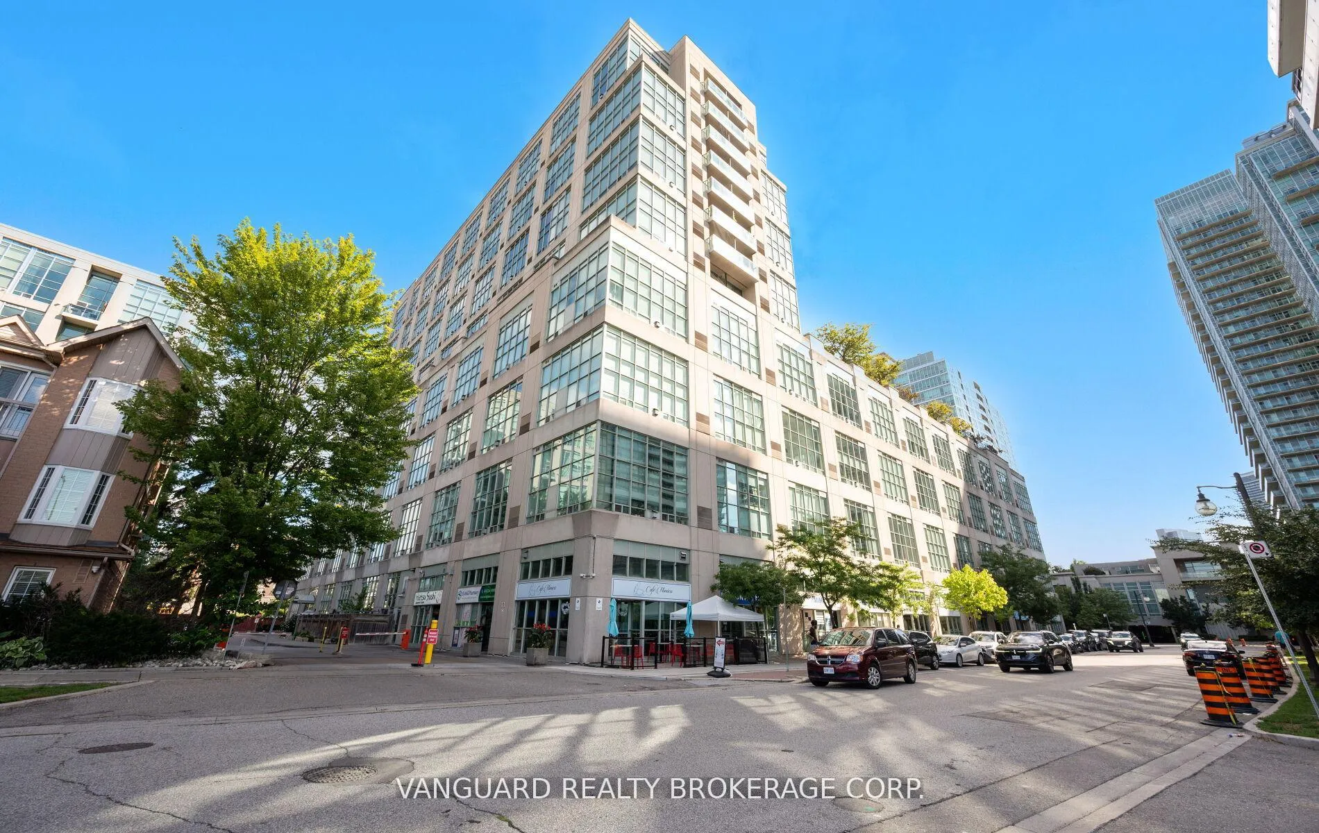 Front of Unit 619, 250 Manitoba Street
