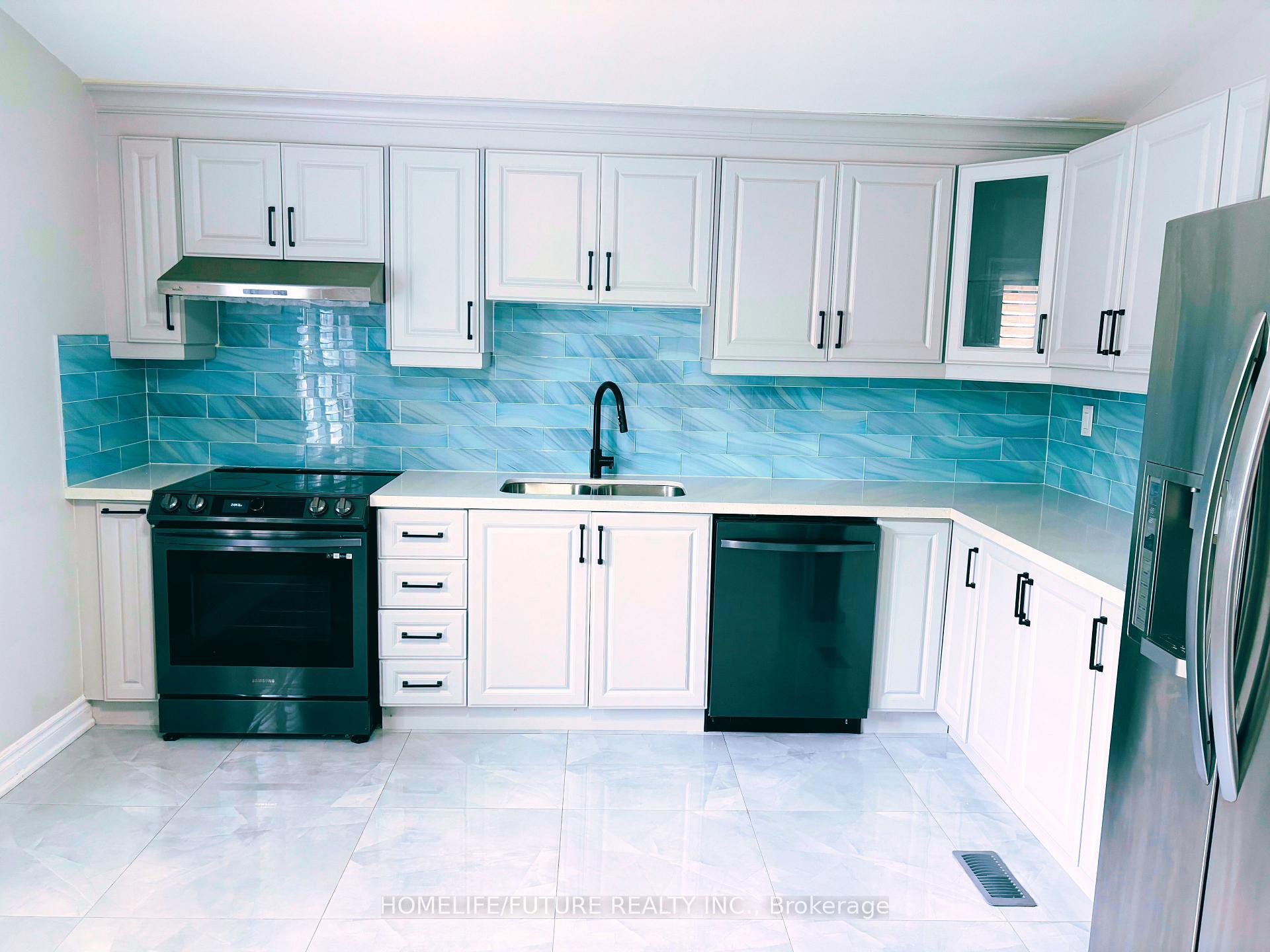 Photo 3 of 87 Pandora Circle, Scarborough, Woburn — HOMEH