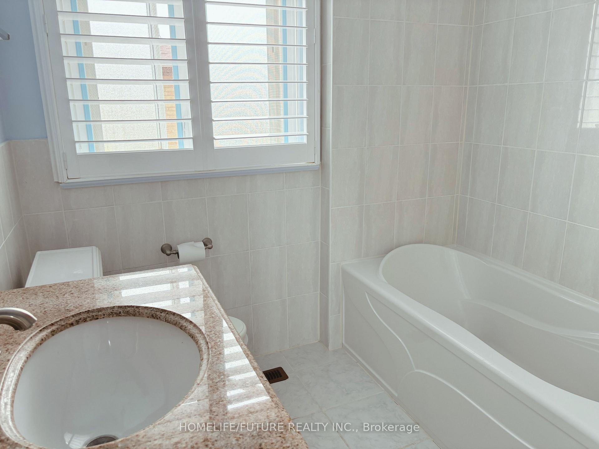 Photo 4 of 87 Pandora Circle, Scarborough, Woburn — HOMEH