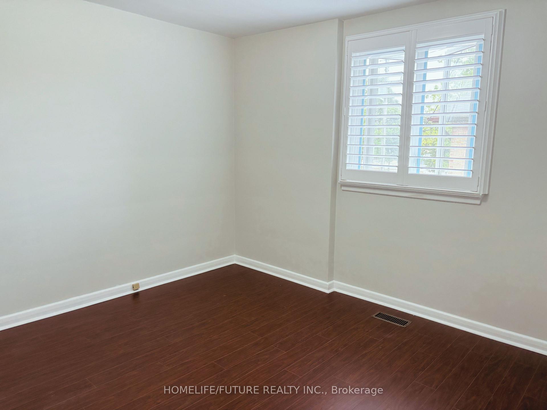 Photo 5 of 87 Pandora Circle, Scarborough, Woburn — HOMEH