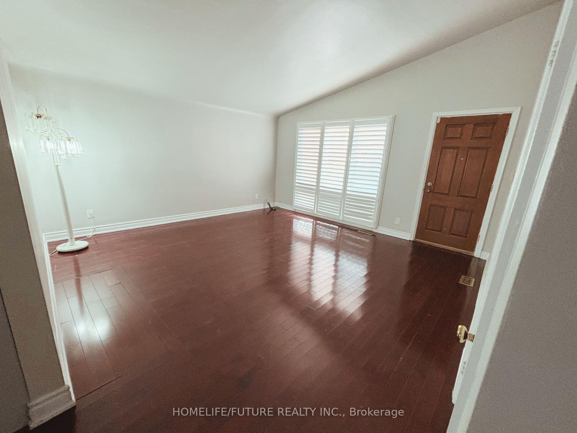 Photo 11 of 87 Pandora Circle, Scarborough, Woburn — HOMEH
