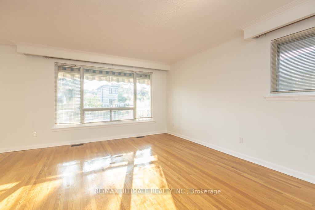 Photo 8 of 21 Doerr Road, Scarborough, Bendale — HOMEH