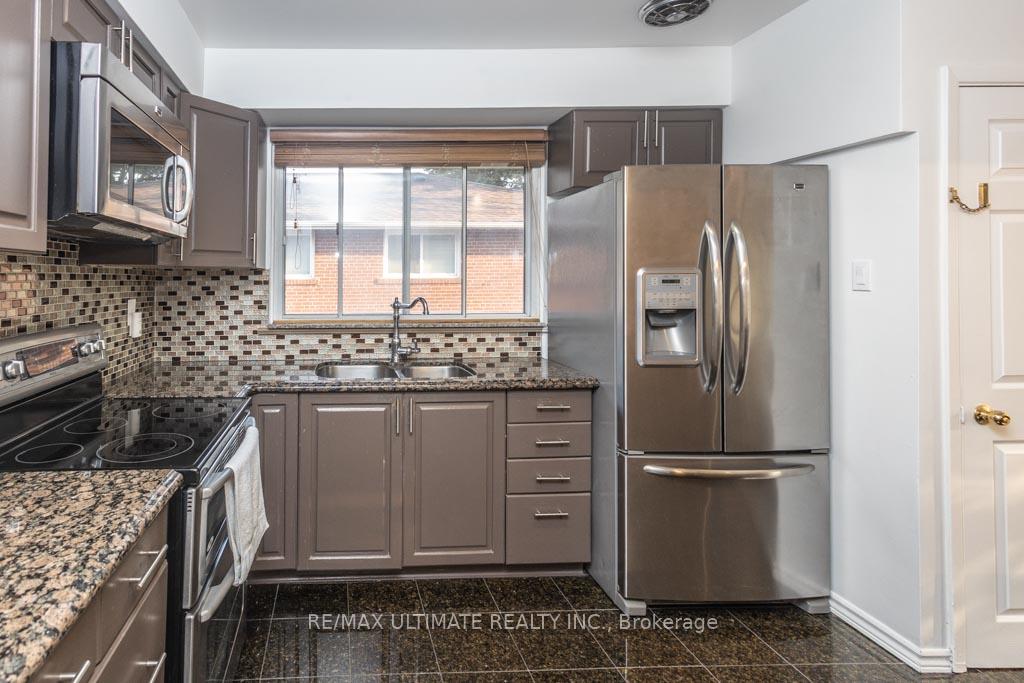 Photo 13 of 21 Doerr Road, Scarborough, Bendale — HOMEH