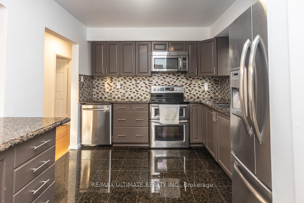 Photo 14 of 21 Doerr Road, Scarborough, Bendale — HOMEH