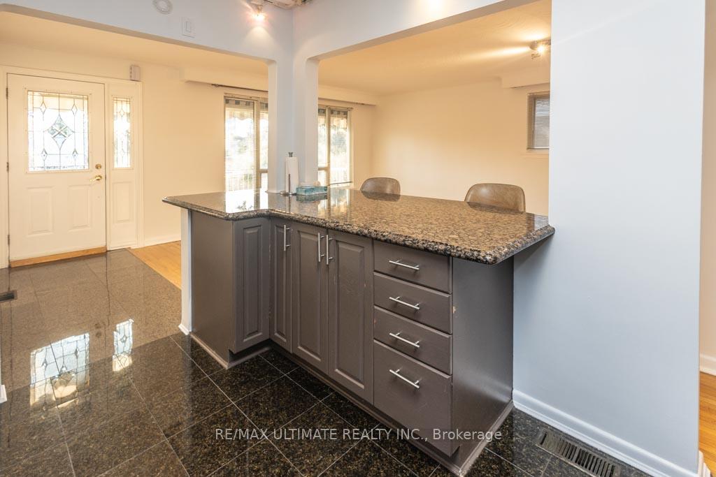 Photo 16 of 21 Doerr Road, Scarborough, Bendale — HOMEH