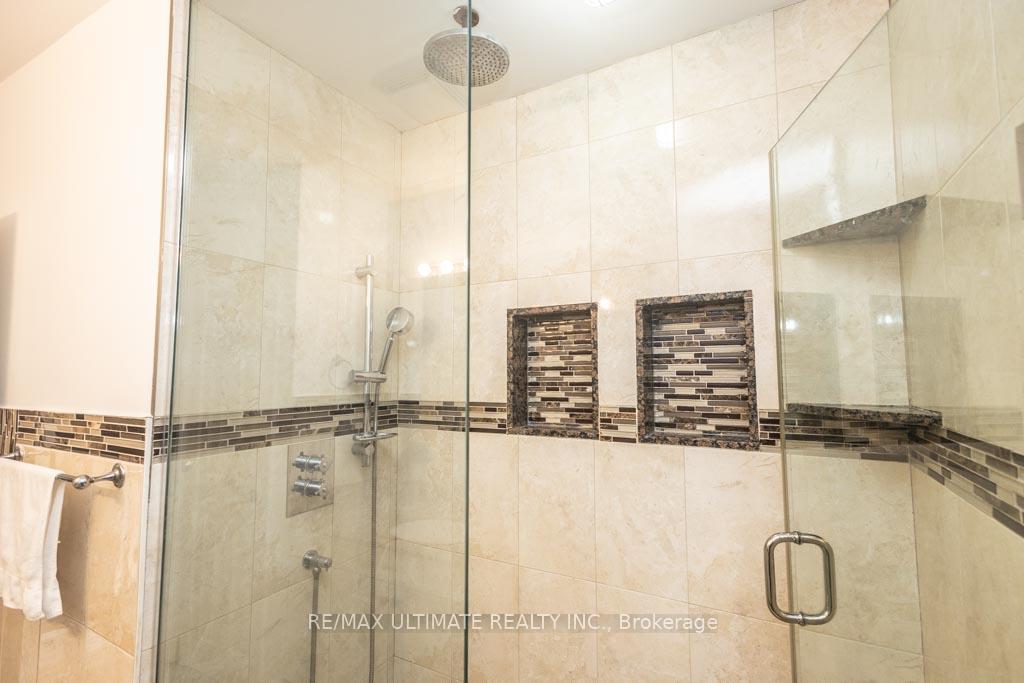 Photo 23 of 21 Doerr Road, Scarborough, Bendale — HOMEH
