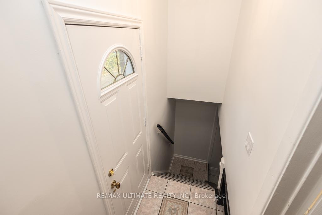Photo 24 of 21 Doerr Road, Scarborough, Bendale — HOMEH