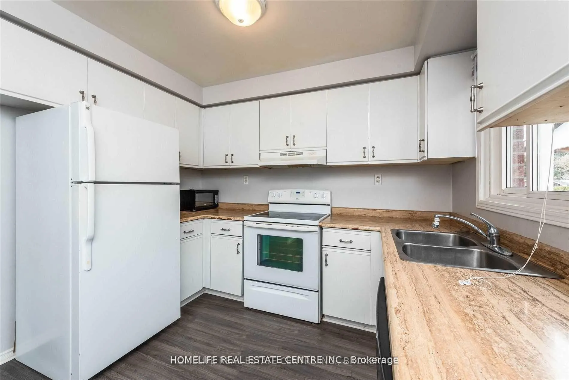 Photo 10 of 79 Hart Boulevard, Clarington, Newcastle — HOMEH