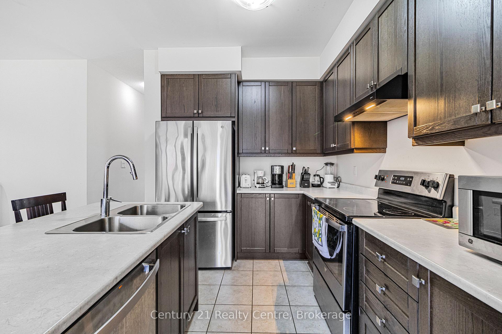 Photo 10 of 57 Esther Crescent, Thorold, Hurricane/Merrittville — HOMEH