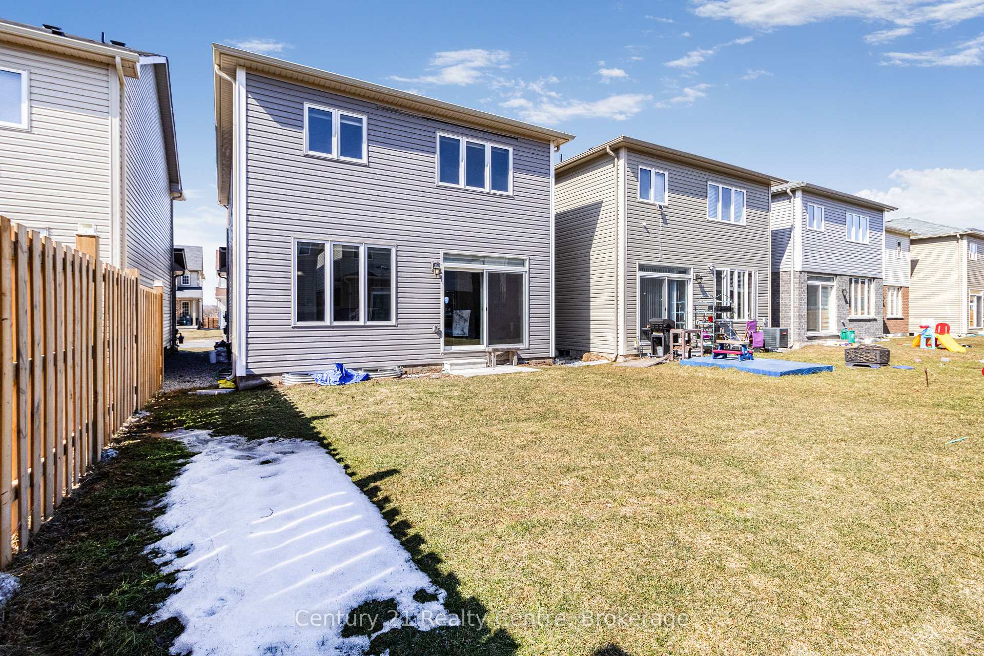 Photo 36 of 57 Esther Crescent, Thorold, Hurricane/Merrittville — HOMEH