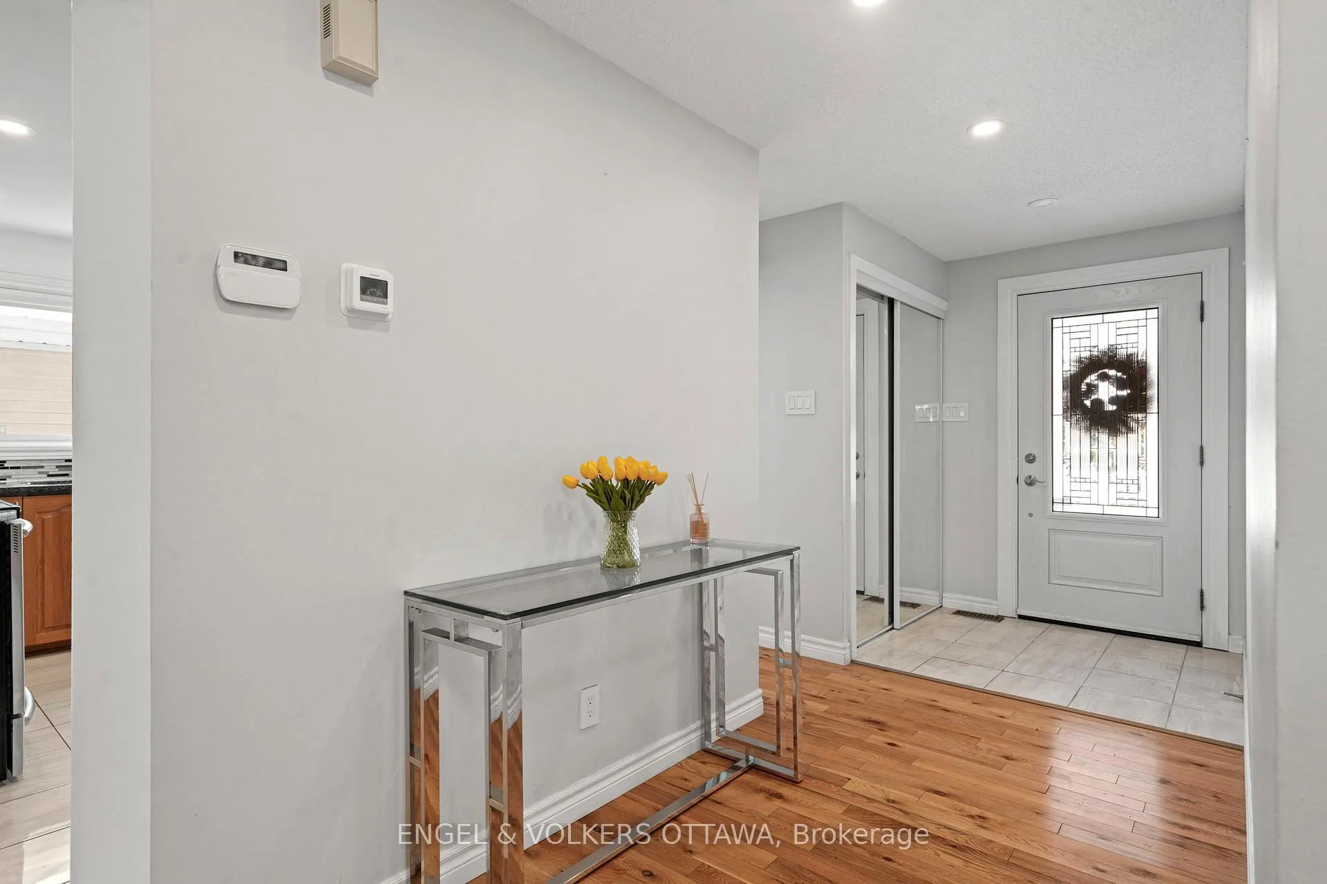 Photo 11 of 2060 Gardenway Drive, Ottawa, Fallingbrook/Gardenway South — HOMEH