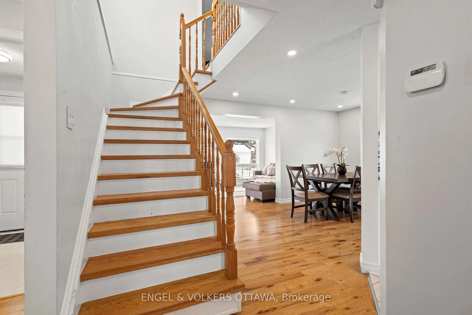 Photo 34 of 2060 Gardenway Drive, Ottawa, Fallingbrook/Gardenway South — HOMEH