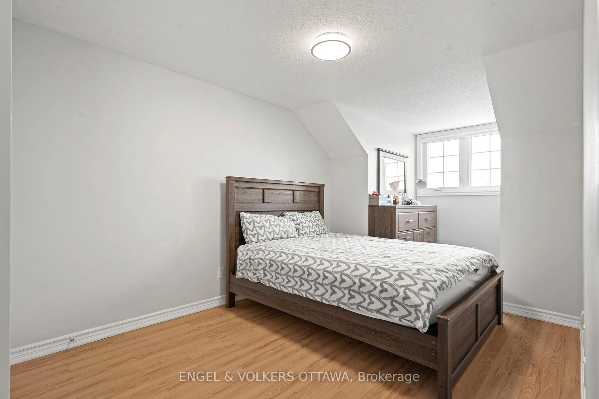 Photo 76 of 2060 Gardenway Drive, Ottawa, Fallingbrook/Gardenway South — HOMEH