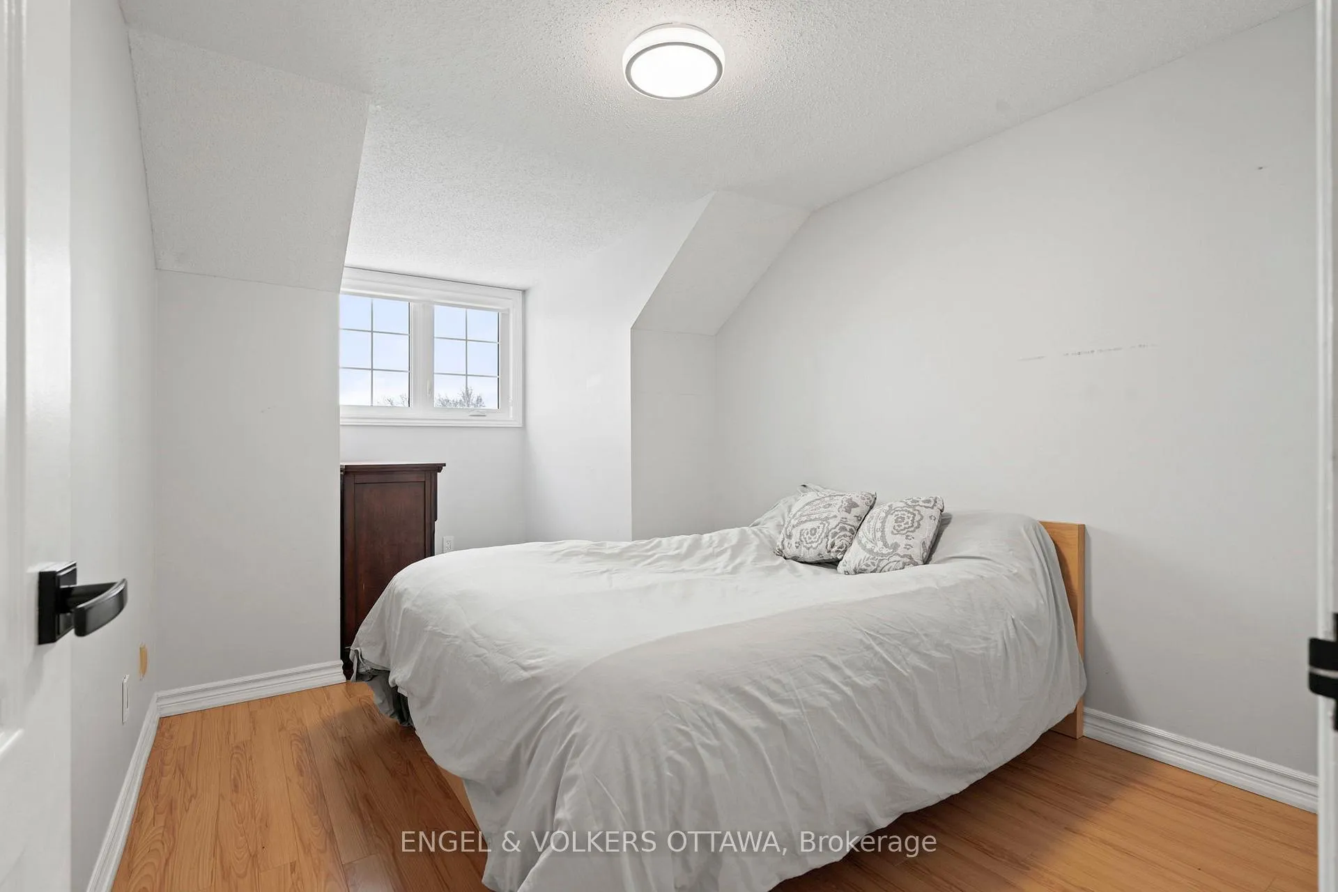 Photo 82 of 2060 Gardenway Drive, Ottawa, Fallingbrook/Gardenway South — HOMEH