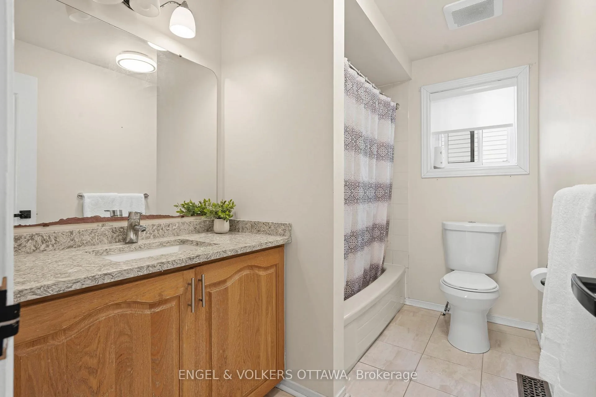 Photo 90 of 2060 Gardenway Drive, Ottawa, Fallingbrook/Gardenway South — HOMEH