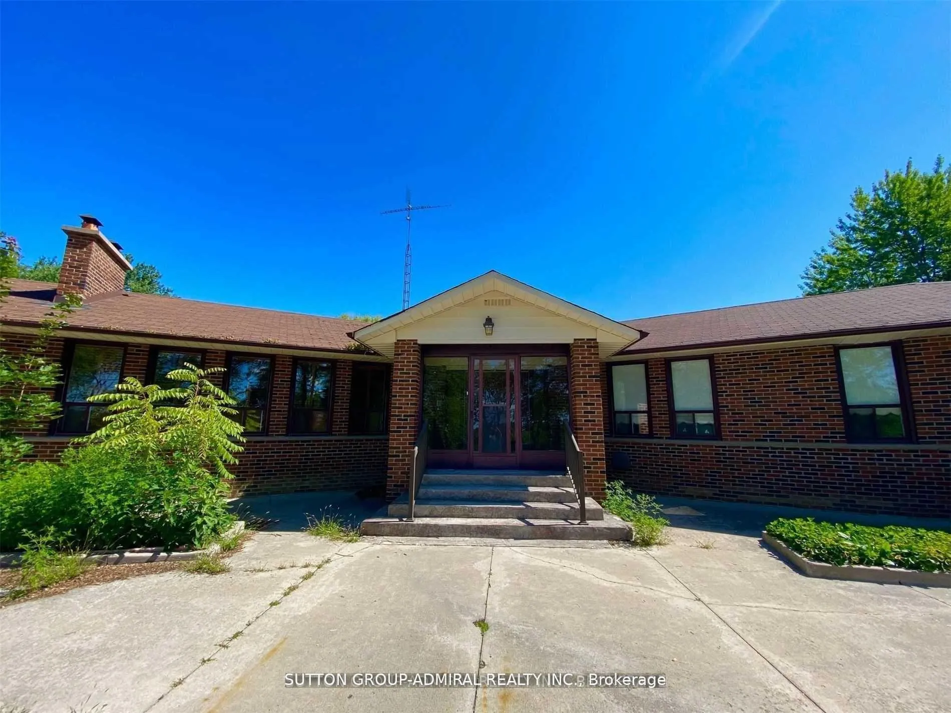 Photo 2 of 10623 Clarkway Drive, Brampton, Brampton East — HOMEH