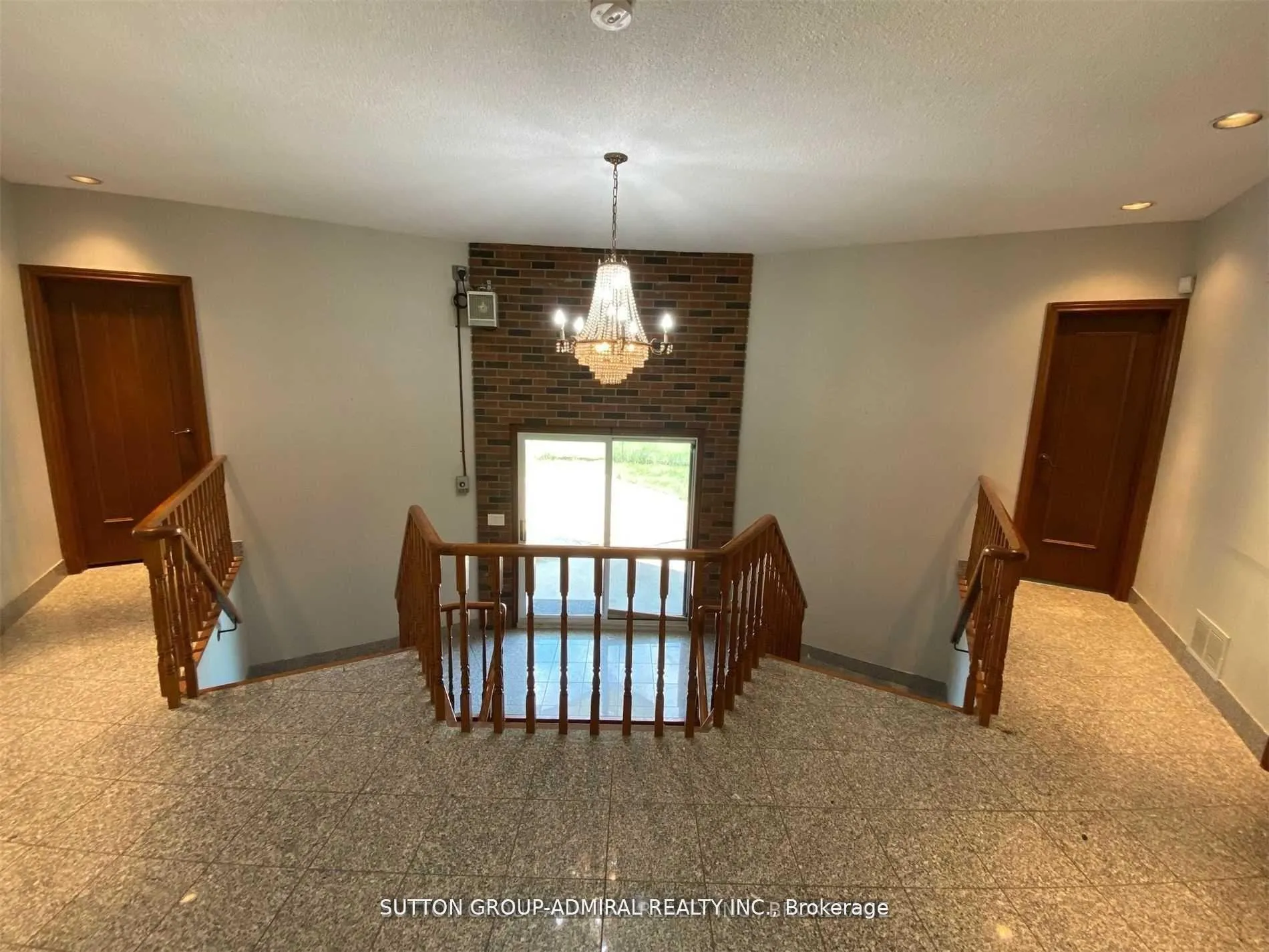 Photo 6 of 10623 Clarkway Drive, Brampton, Brampton East — HOMEH