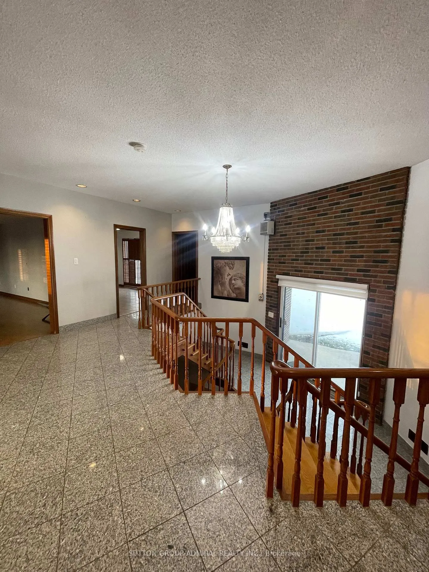 Photo 7 of 10623 Clarkway Drive, Brampton, Brampton East — HOMEH