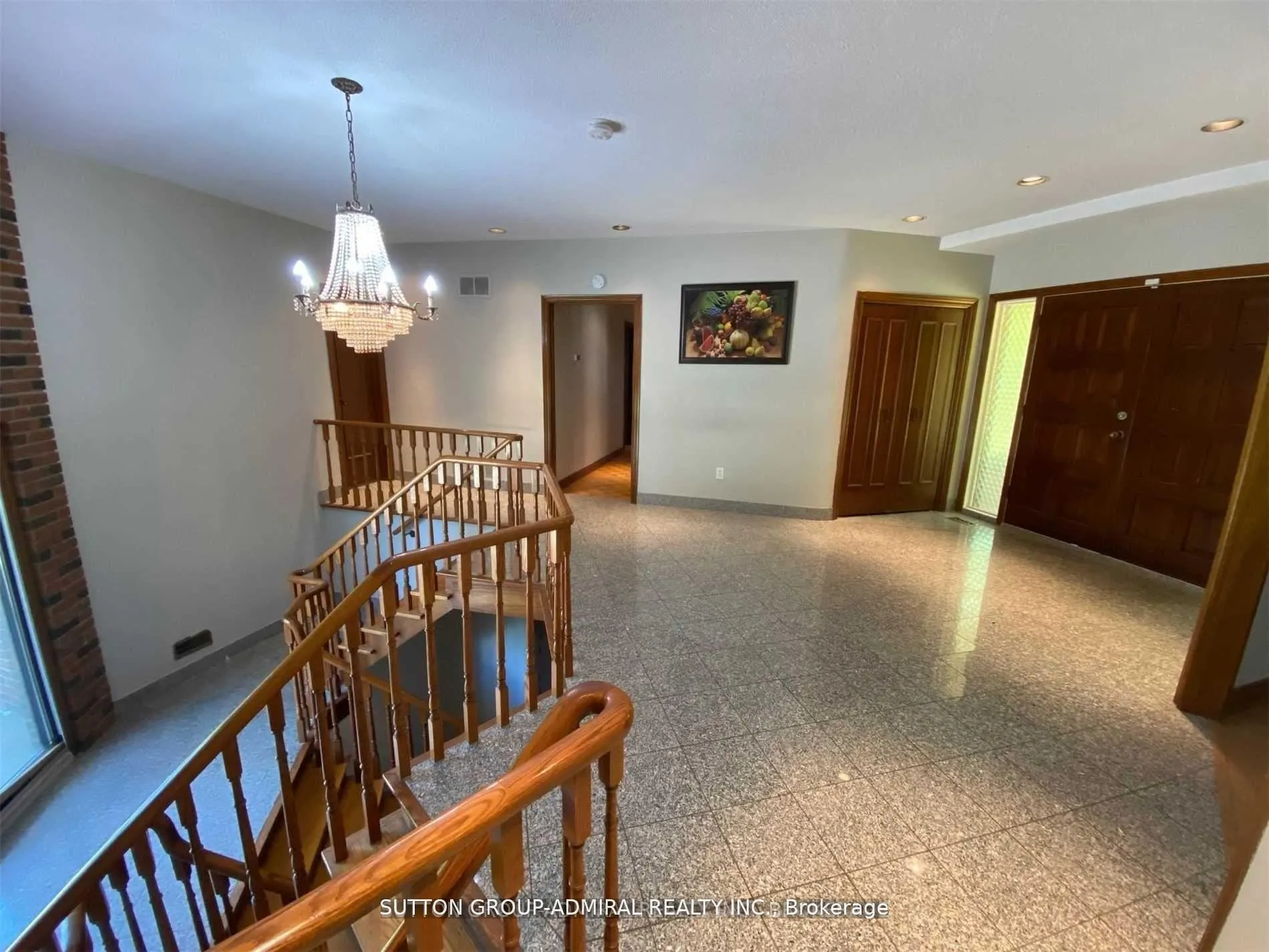 Photo 8 of 10623 Clarkway Drive, Brampton, Brampton East — HOMEH