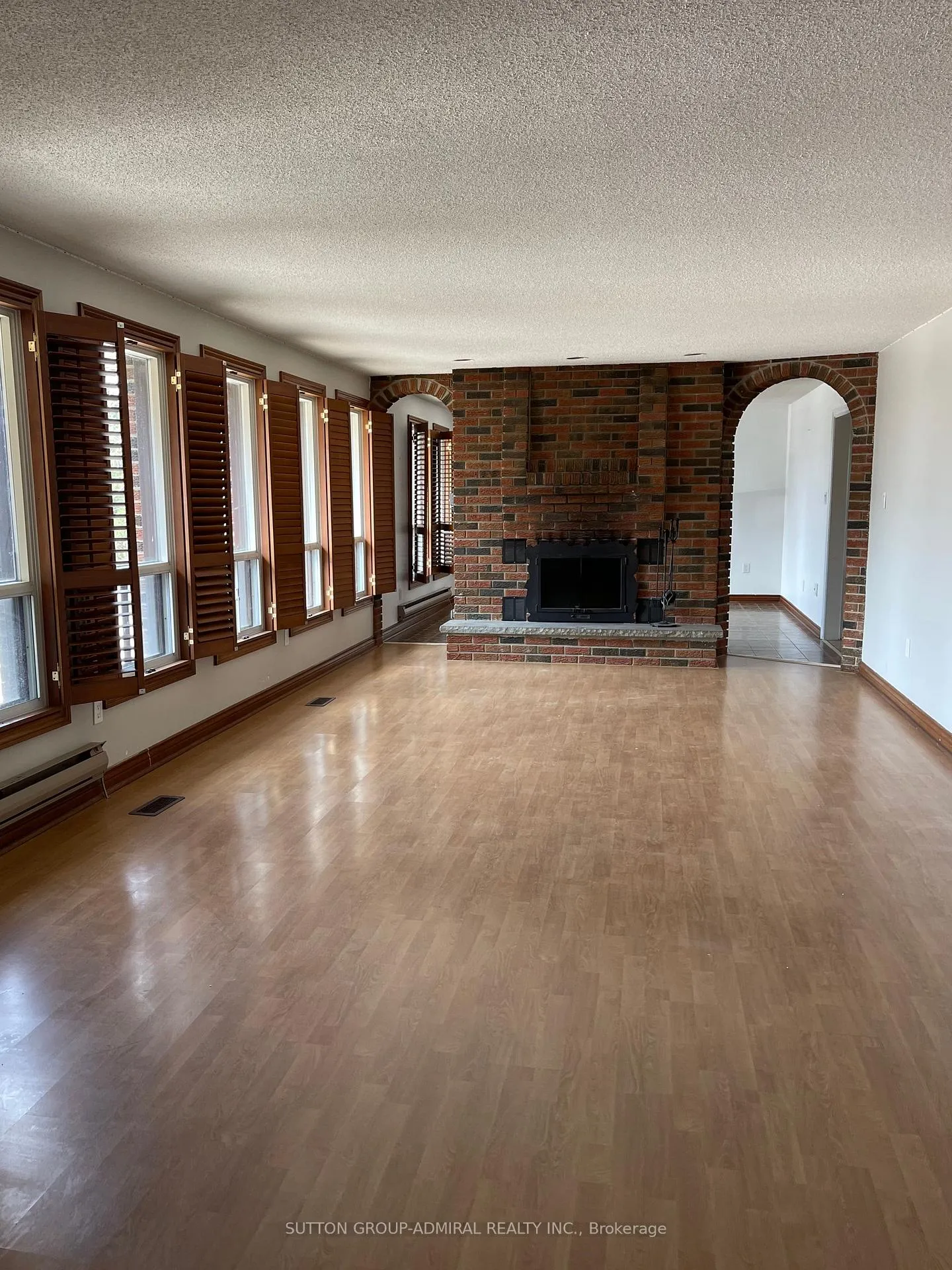 Photo 9 of 10623 Clarkway Drive, Brampton, Brampton East — HOMEH