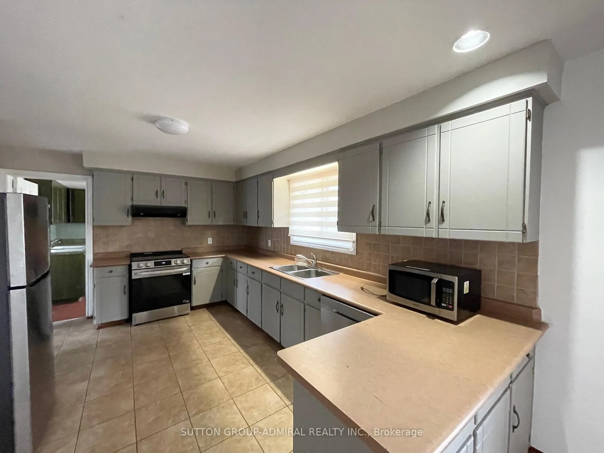 Photo 17 of 10623 Clarkway Drive, Brampton, Brampton East — HOMEH