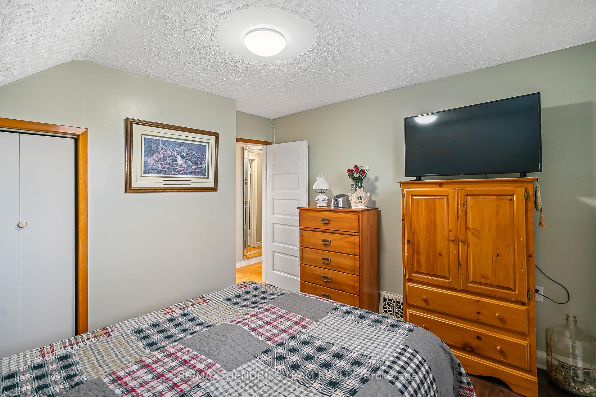 Photo 15 of 2 Ann Street, Thorold, Thorold Downtown — HOMEH