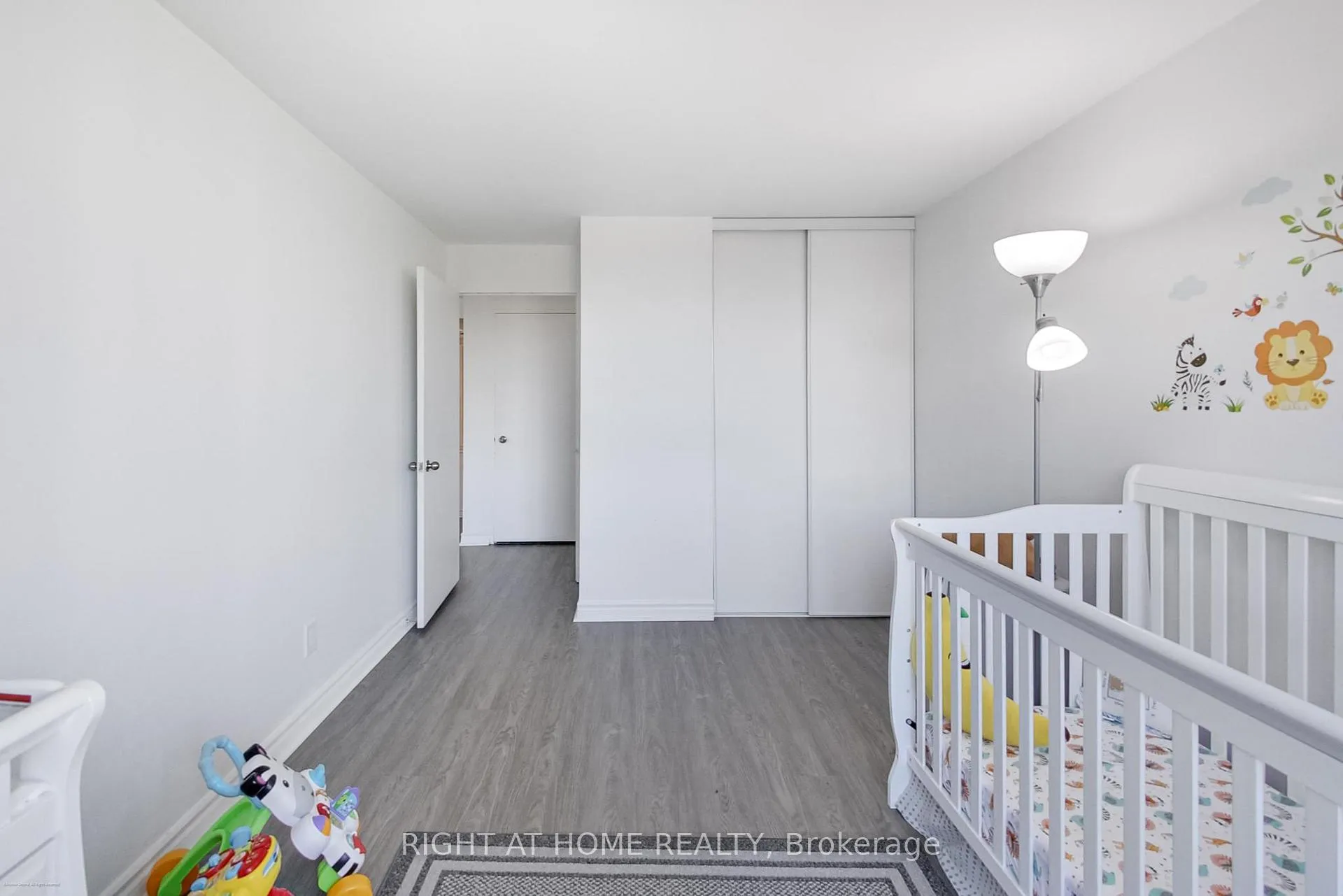 Photo 13 of Unit 1109, 4 Park Vista, Toronto, O'Connor-Parkview — HOMEH