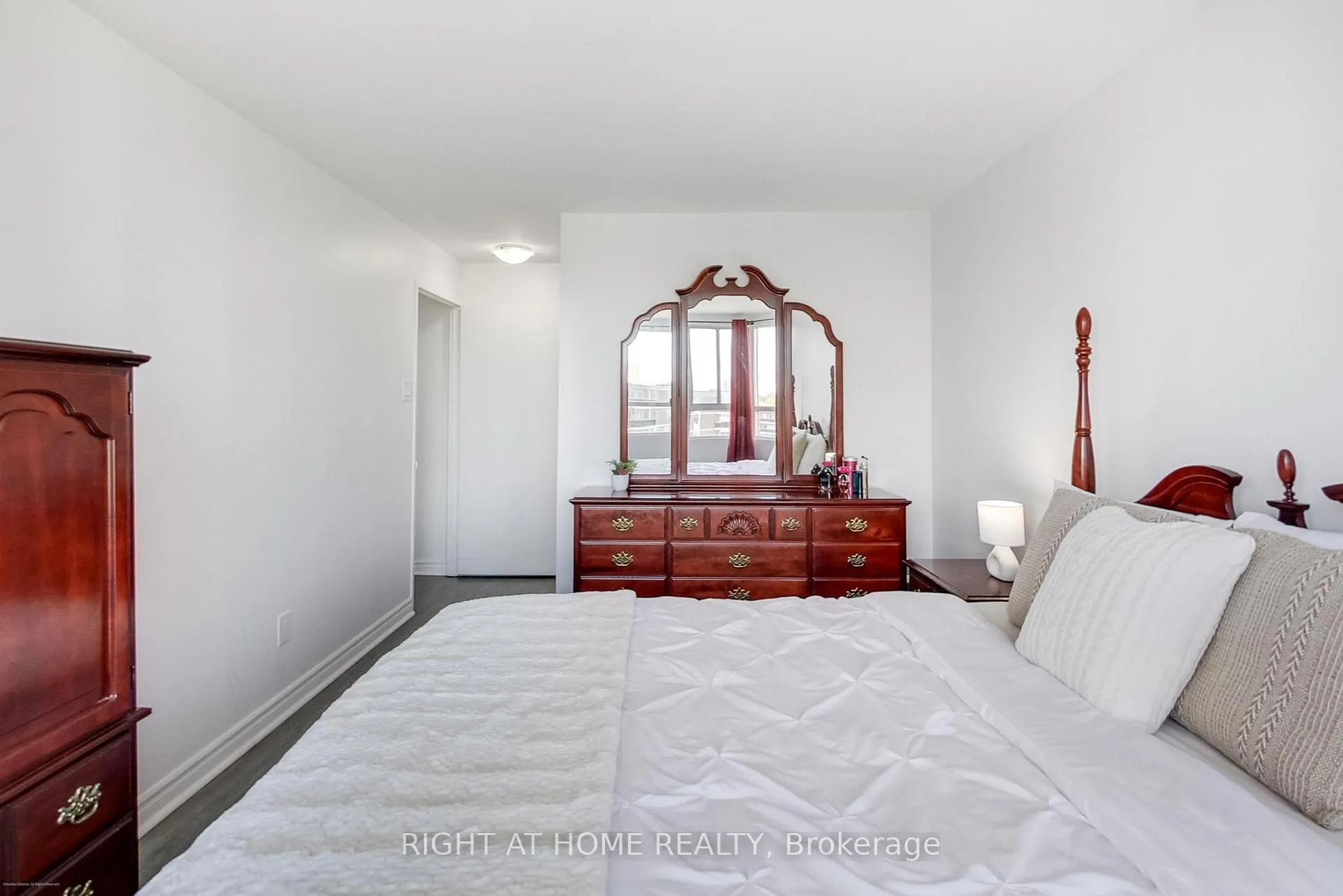Photo 18 of Unit 1109, 4 Park Vista, Toronto, O'Connor-Parkview — HOMEH