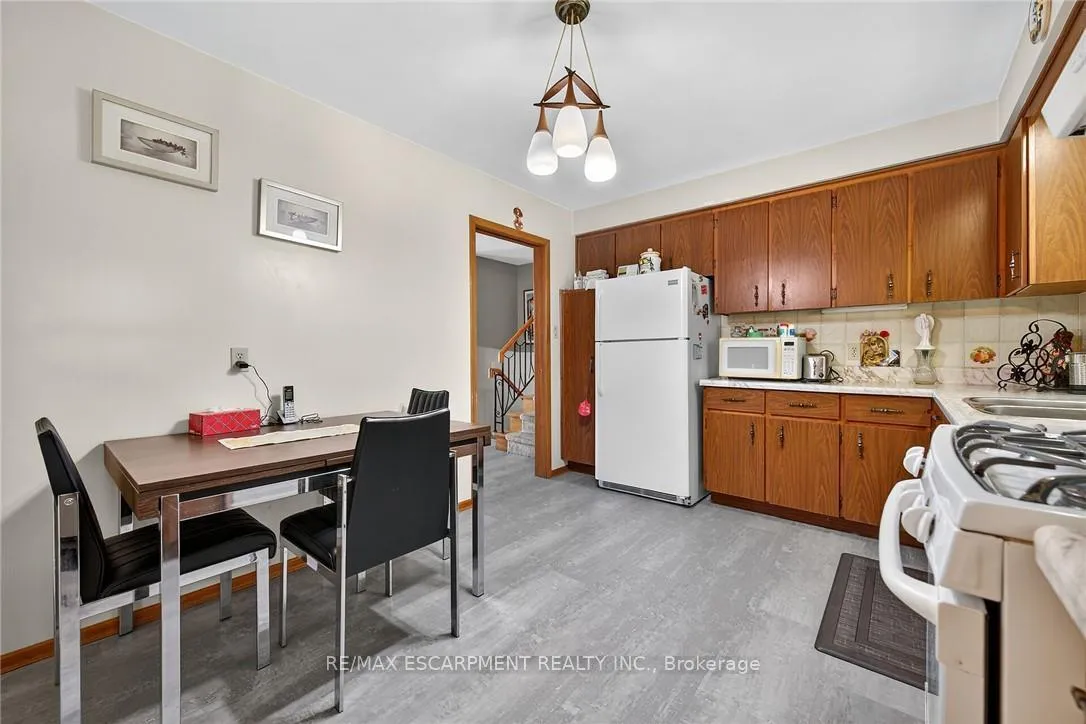 Photo 11 of 5 Third Road E, Hamilton, Rural Stoney Creek — HOMEH