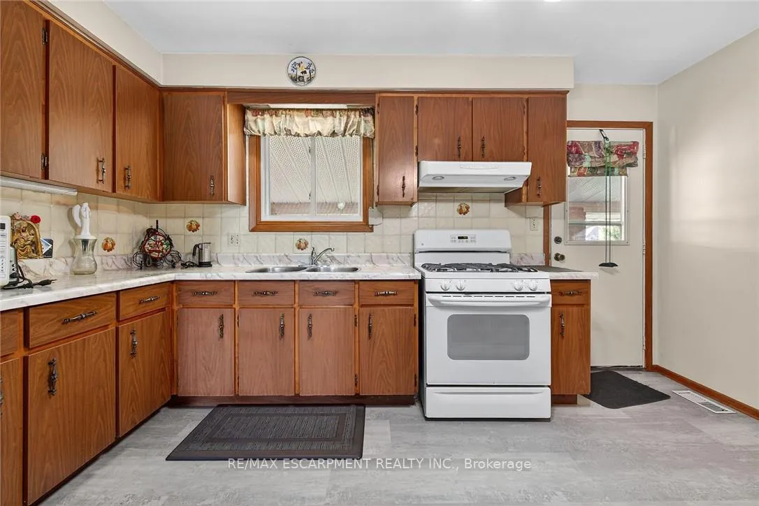Photo 12 of 5 Third Road E, Hamilton, Rural Stoney Creek — HOMEH