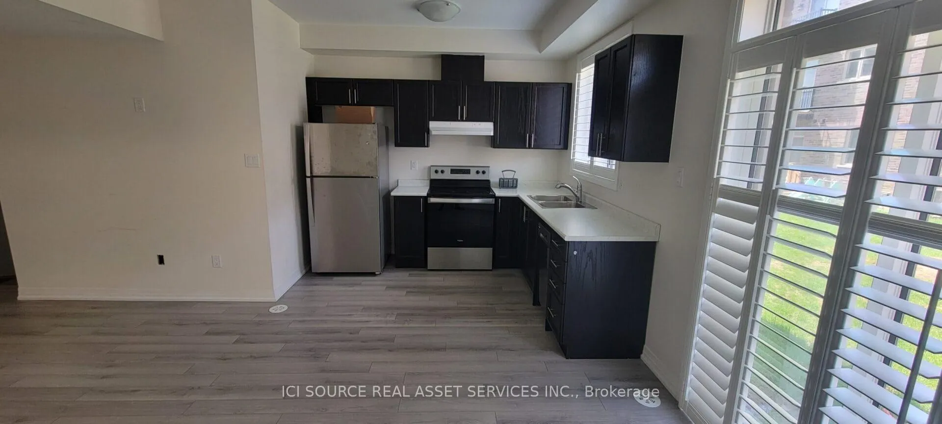 Photo 4 of Unit 2, 76 Carneros Way, Markham, Cedar Grove — HOMEH