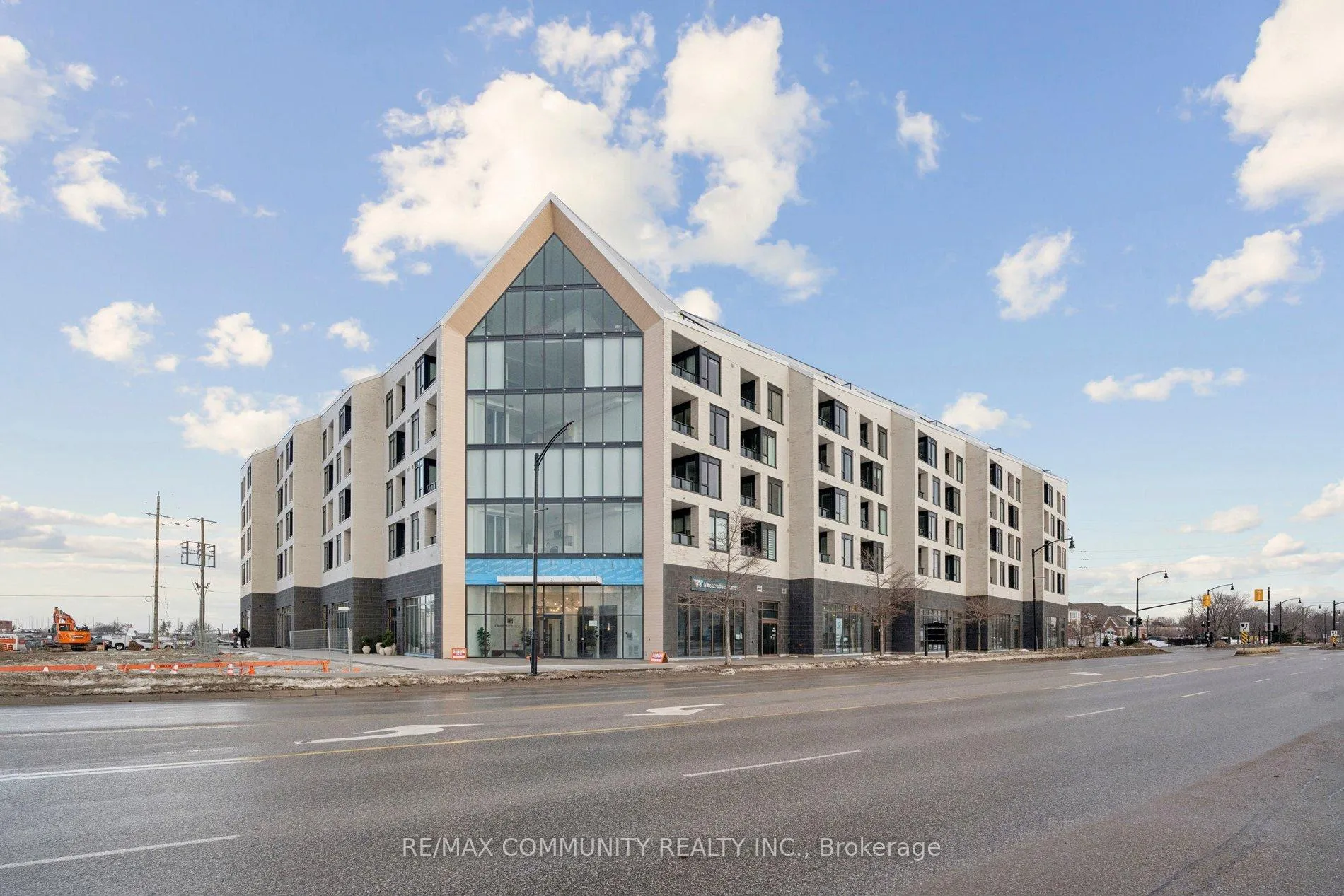 Photo 2 of Unit 415, 31 Huron Street S, Collingwood — HOMEH