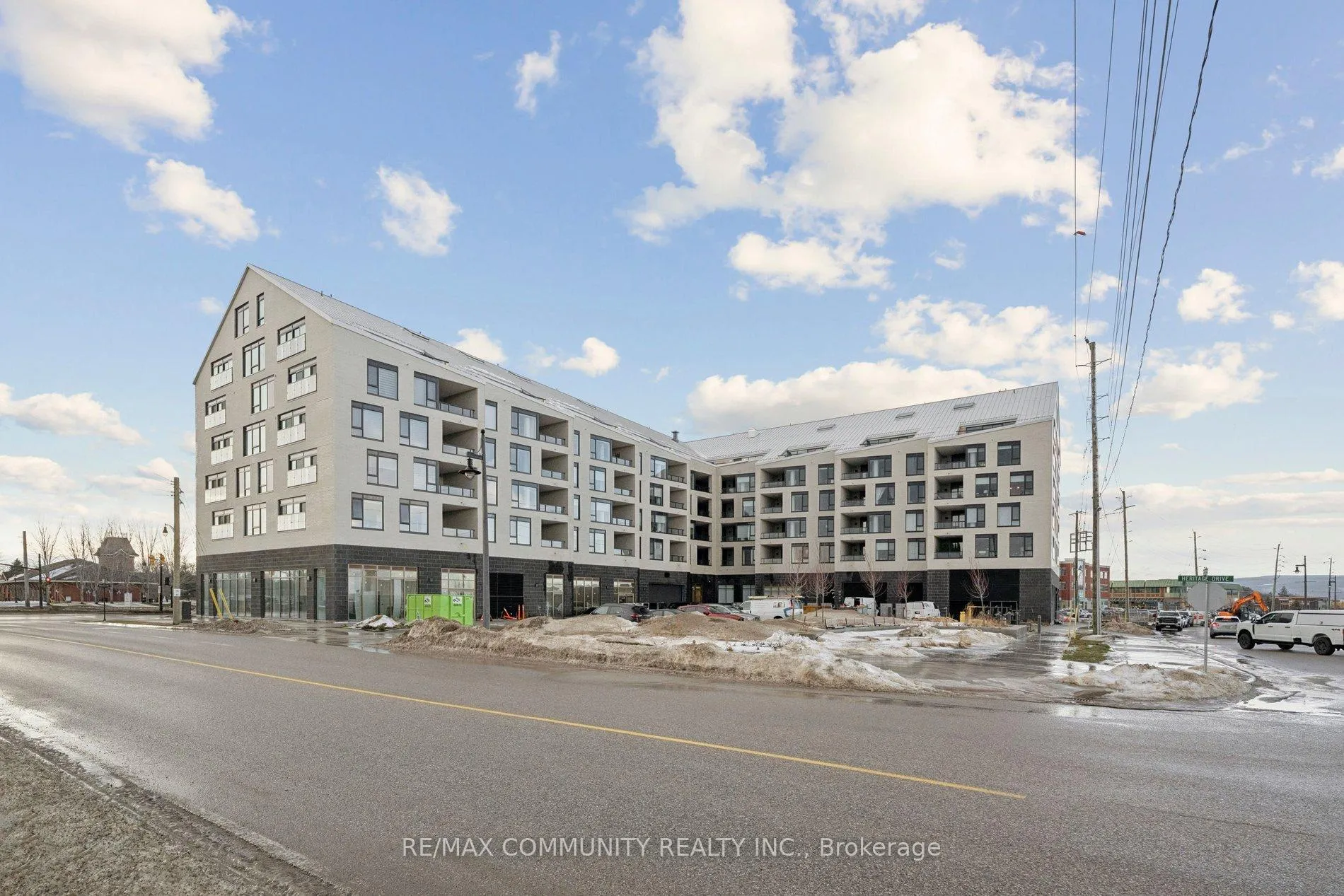 Photo 3 of Unit 415, 31 Huron Street S, Collingwood — HOMEH
