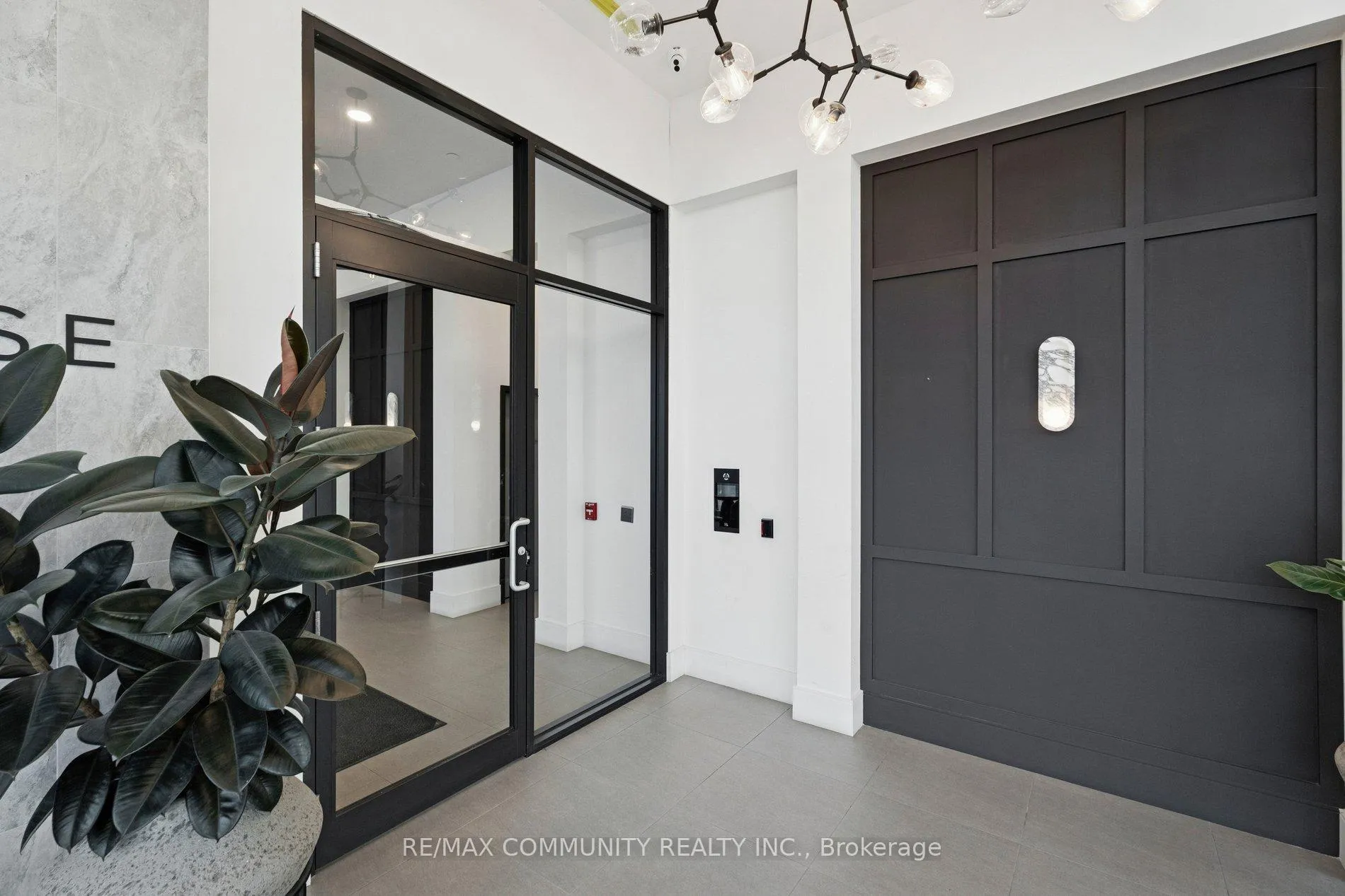 Photo 9 of Unit 415, 31 Huron Street S, Collingwood — HOMEH