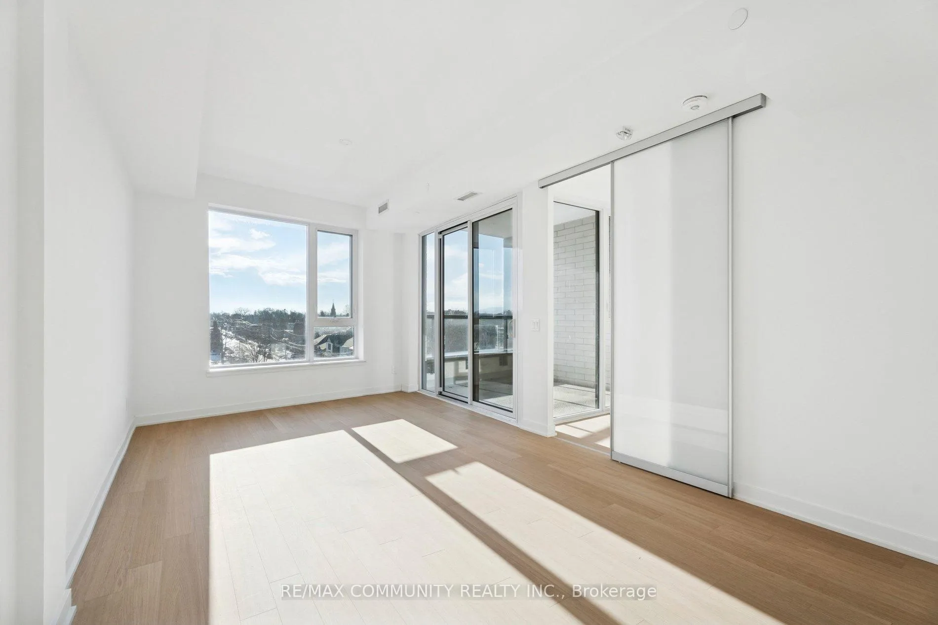 Photo 31 of Unit 415, 31 Huron Street S, Collingwood — HOMEH