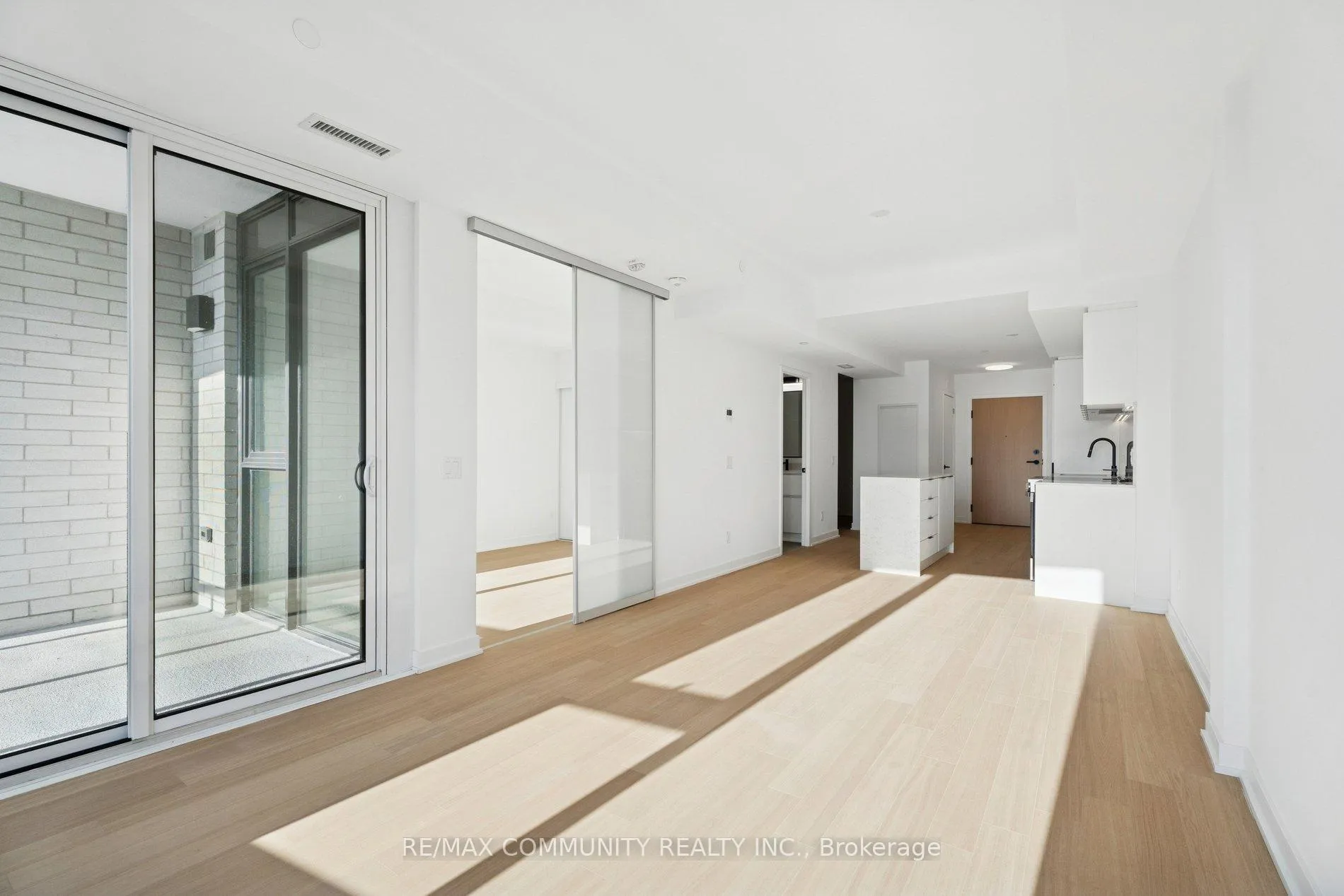Photo 32 of Unit 415, 31 Huron Street S, Collingwood — HOMEH