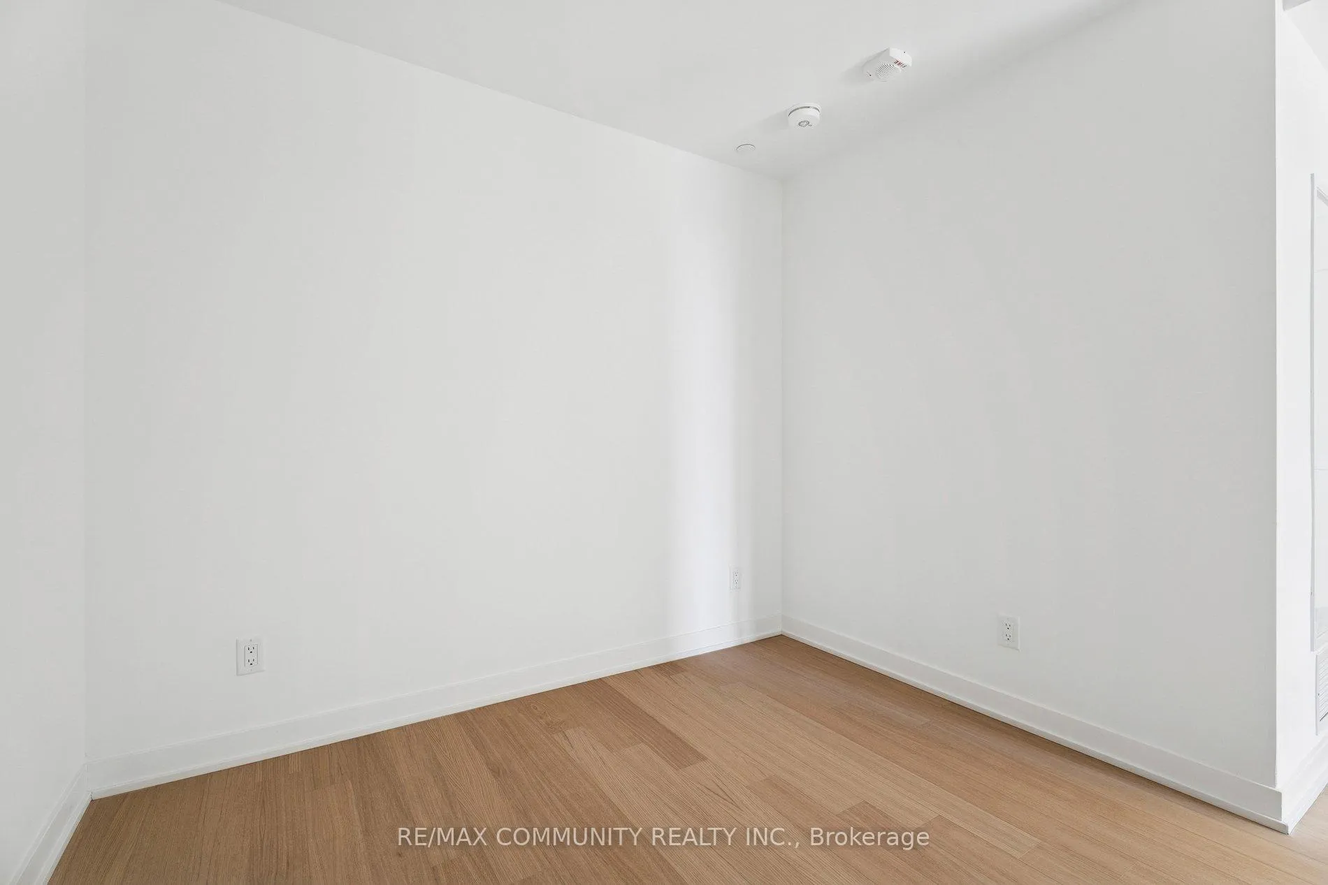Photo 42 of Unit 415, 31 Huron Street S, Collingwood — HOMEH